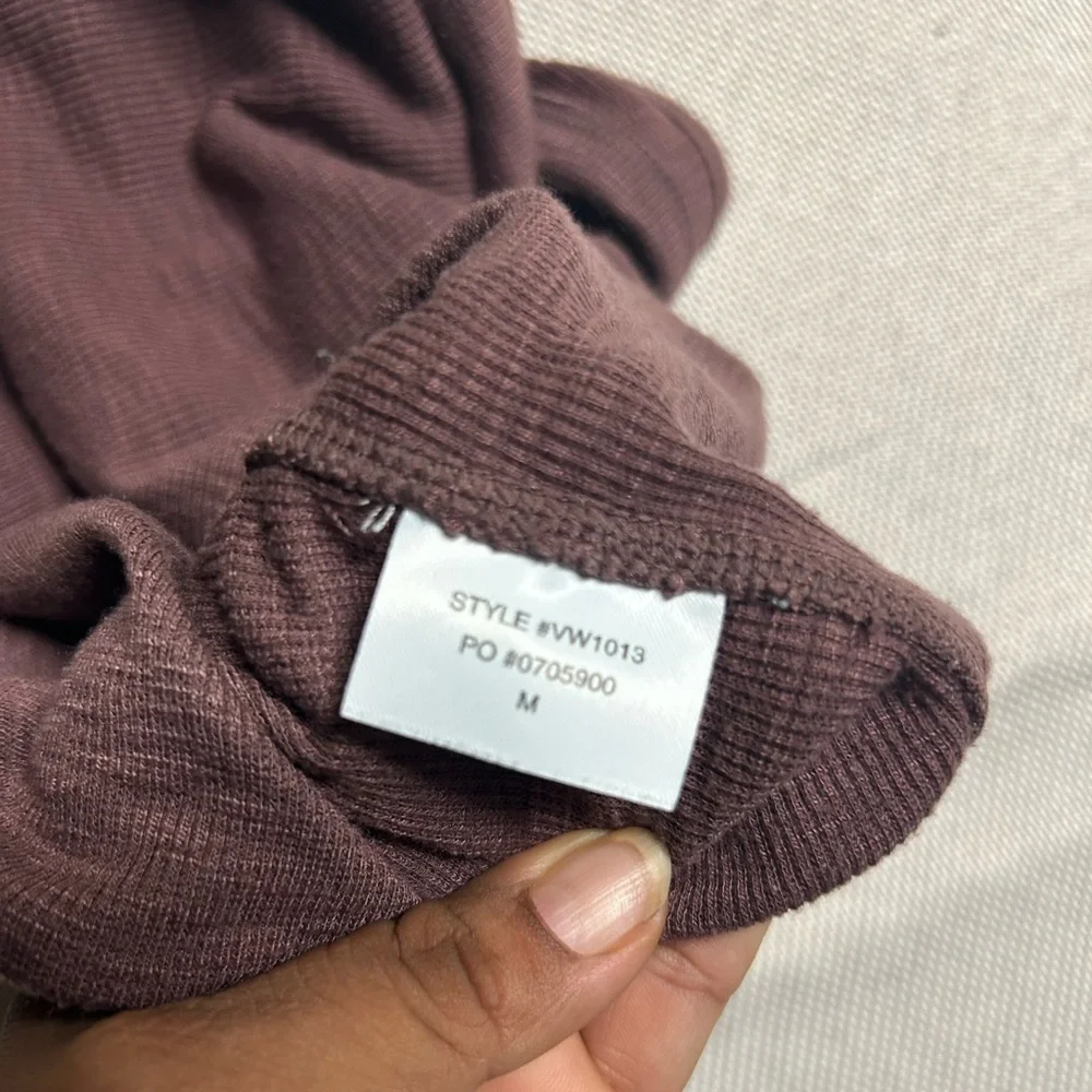 Vuori | Tops | Vuori Sunrise Crop Tank | 
Women's Purple Tank Top - Picture 6 of 6